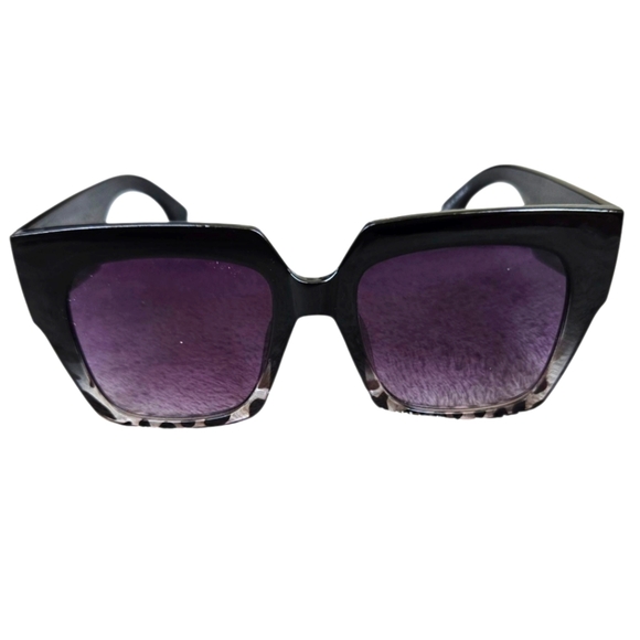 torrid Accessories - Torrid Chic Black and Purple Sunglasses